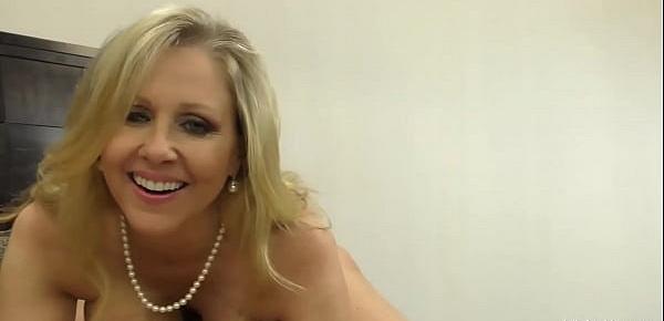 trendsPotty Mouth Cougar Julia Ann Gives You The Ultimate Dick Milking POV!